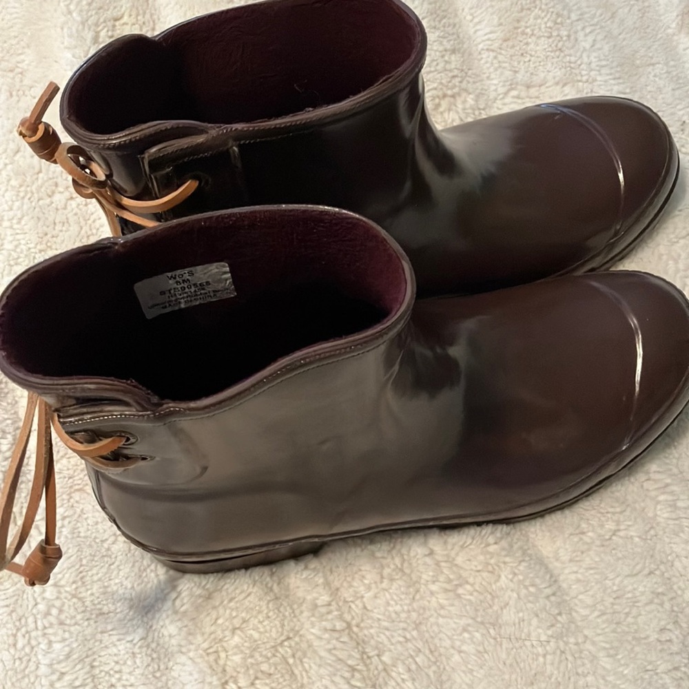 Sperry purple rain boots